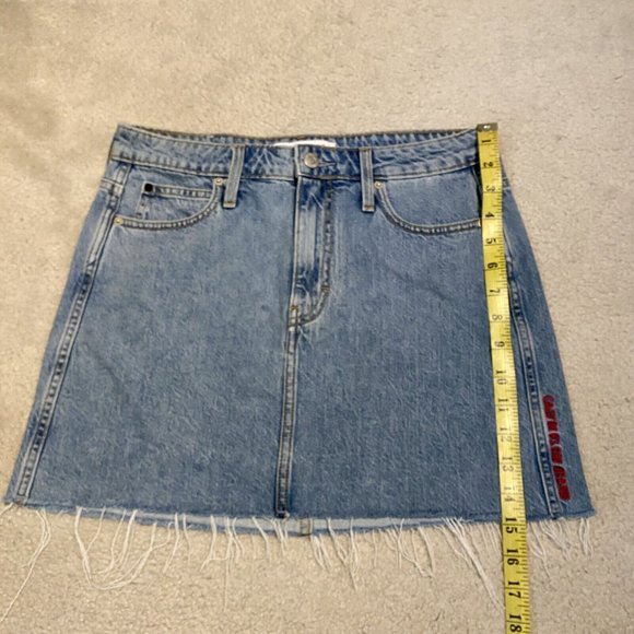 Denim Skirt CALVIN KLEIN JEANS Women's W27 4 Small Frayed Hem Light Wash Logo - Picture 10 of 12